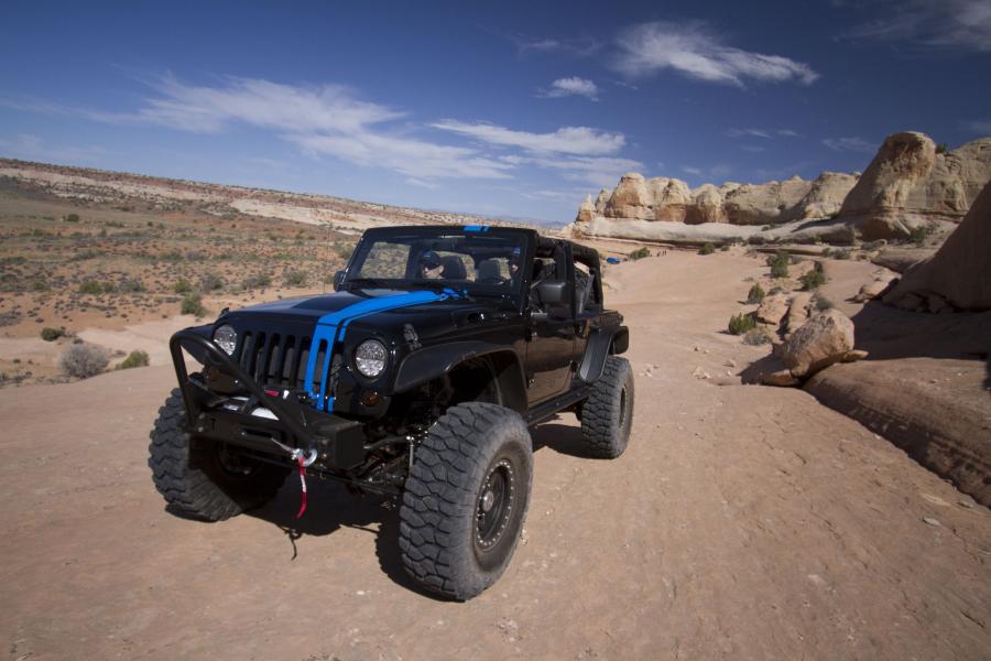  Jeep Wrangler Apache Concept 2012 года  (фото 24 из 30)